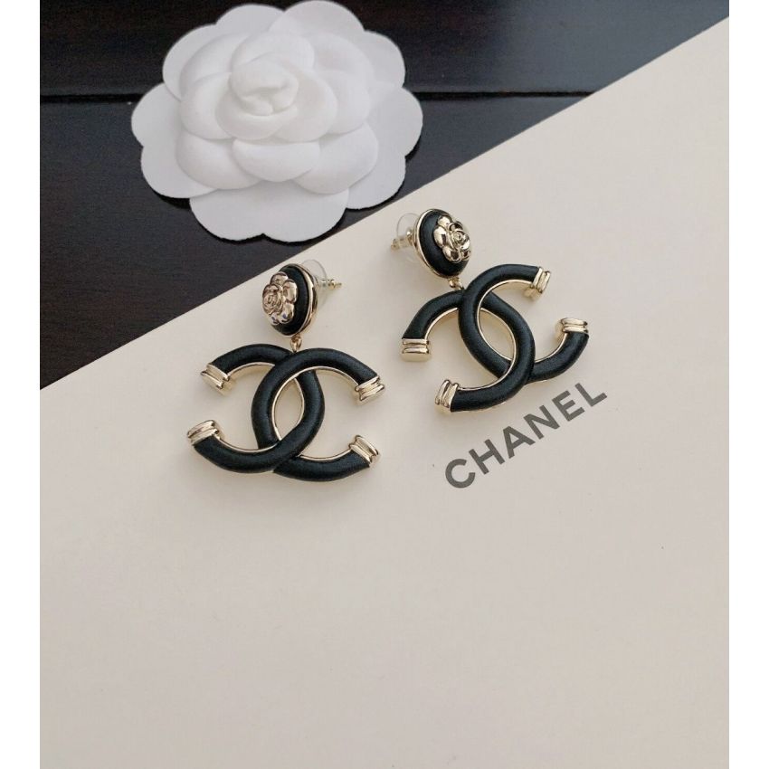 Ch**el ear