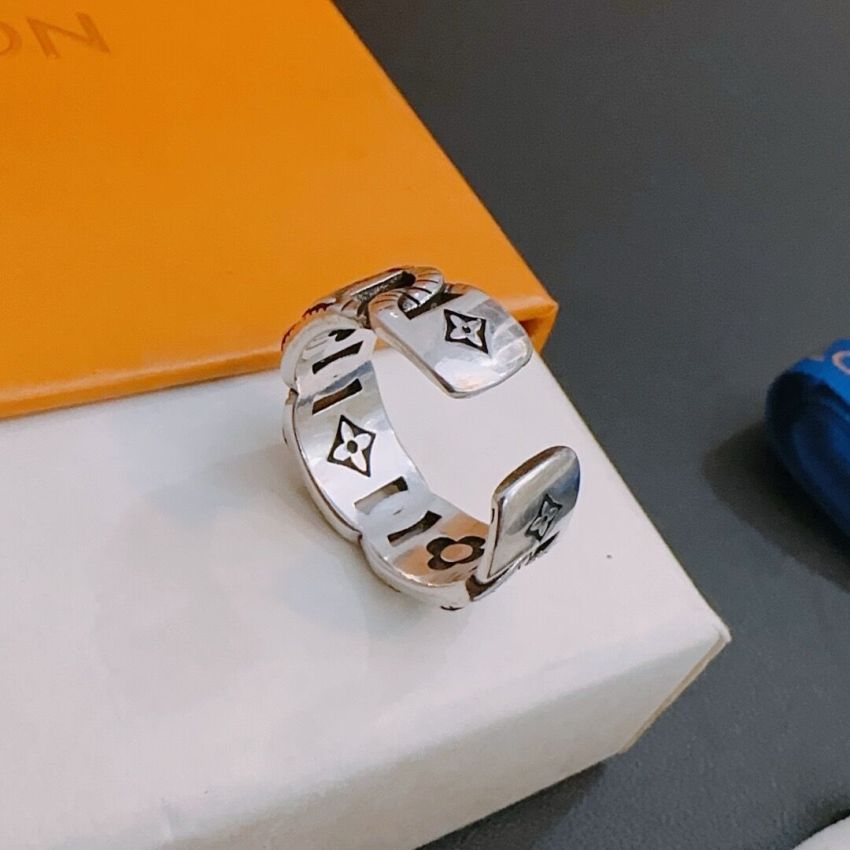 LV open ring, average size