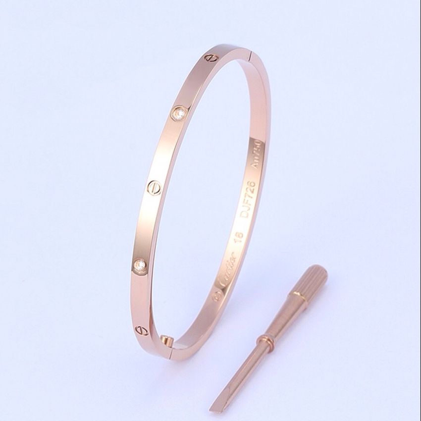 Ca*t1er bangle
