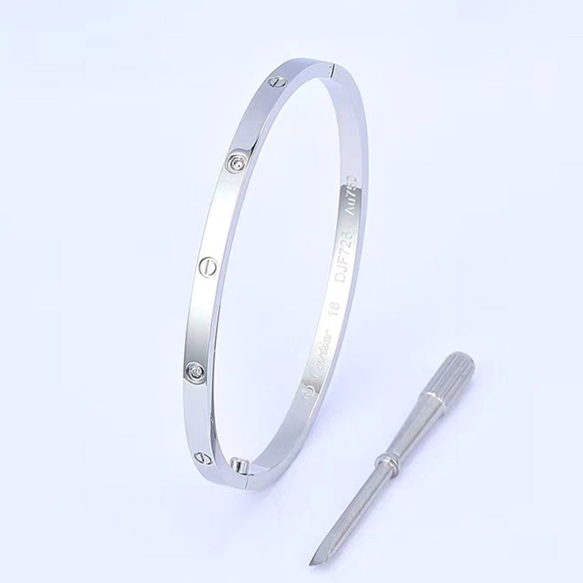 Ca*t1er bangle