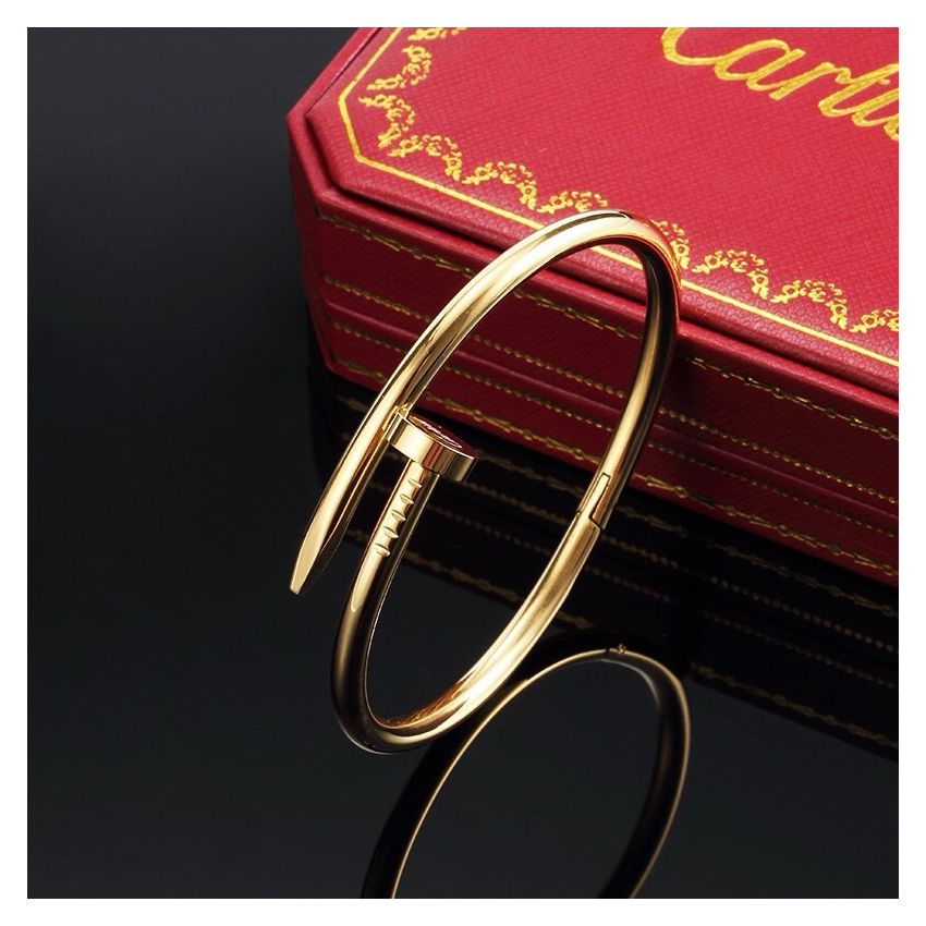 Ca*t1er bangle