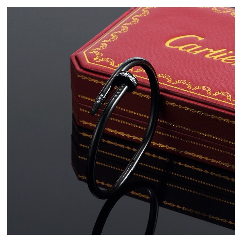 Ca*t1er bangle