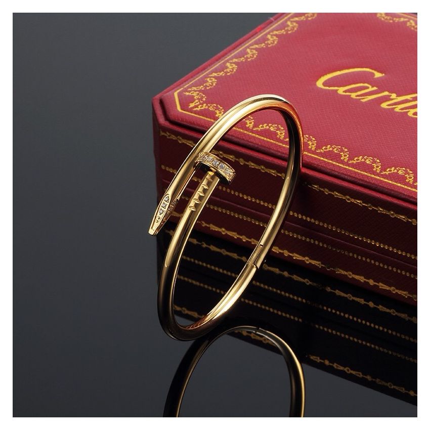 Ca*t1er bangle
