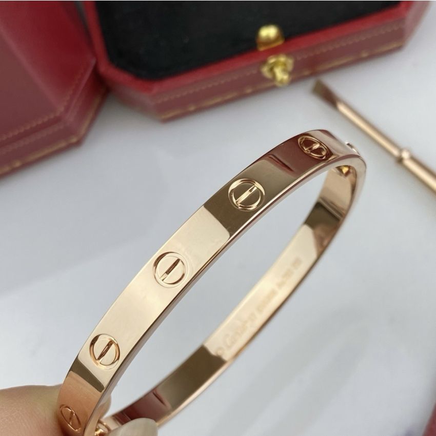 Ca*t1er bangle