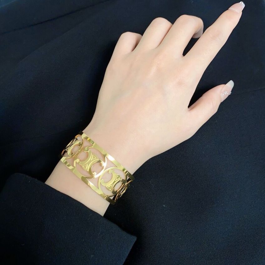 Ce1i*e bracelet