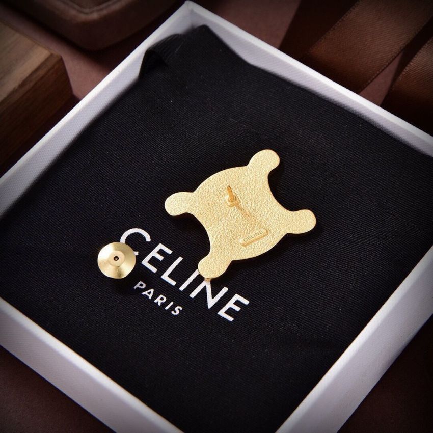 Ce1i*e Brooch