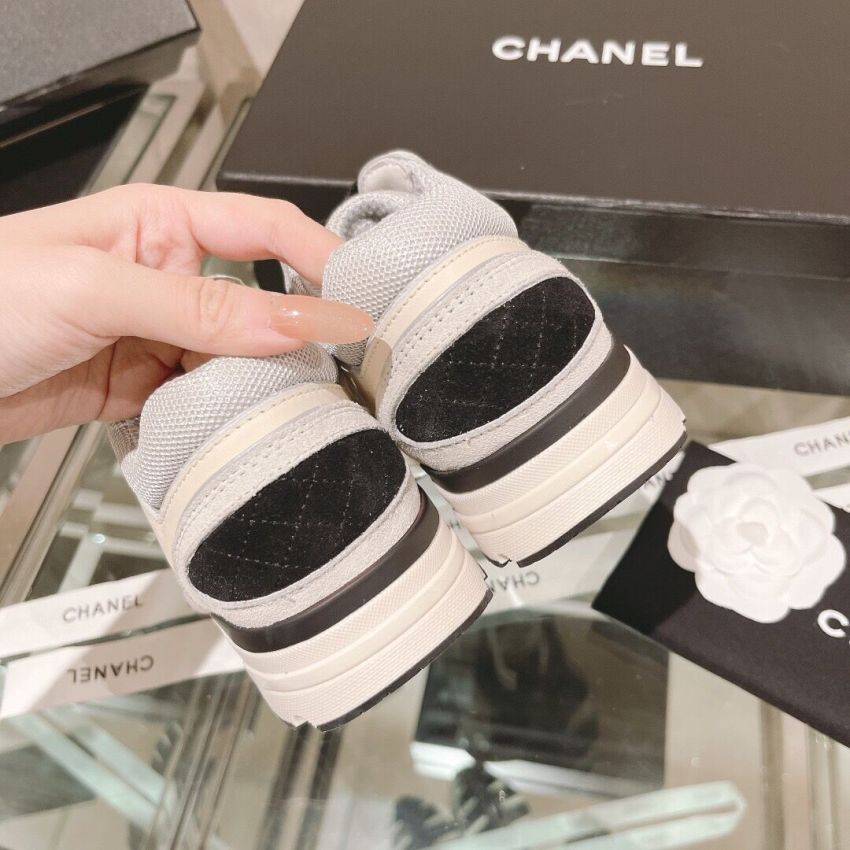 Ch**el Sneaker