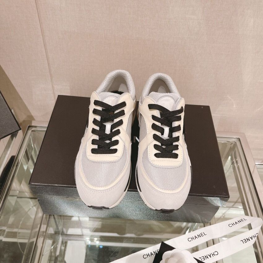 Ch**el Sneaker