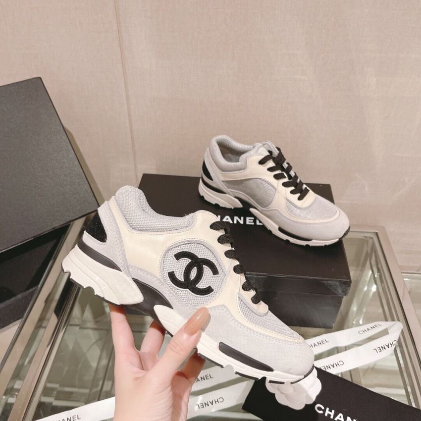 Ch**el Sneaker