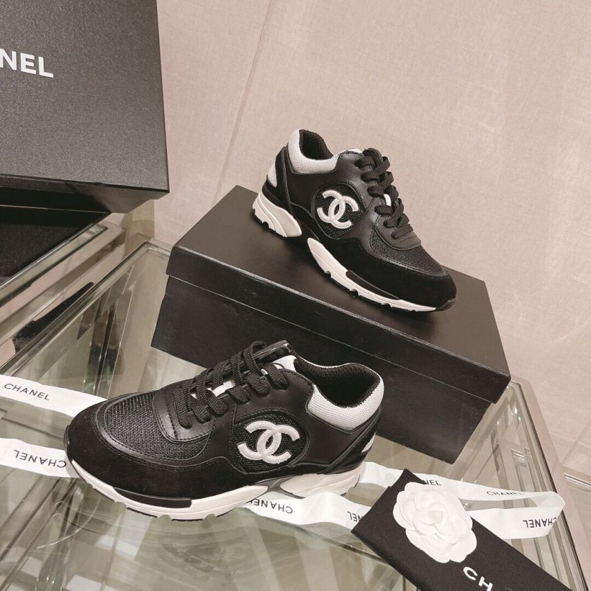 Ch**el Sneaker