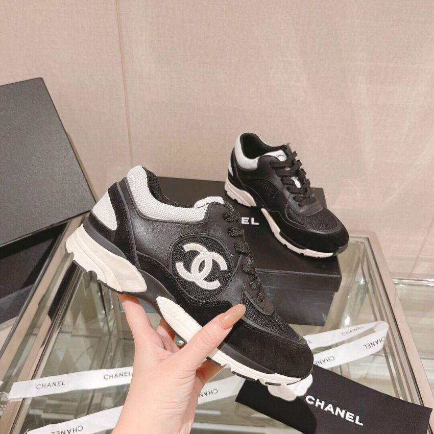 Ch**el Sneaker