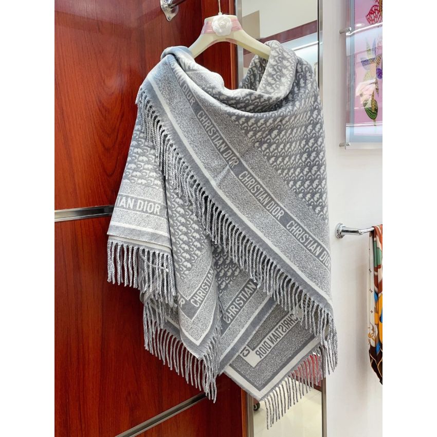 Chr1st1an D10r Classic Shawl