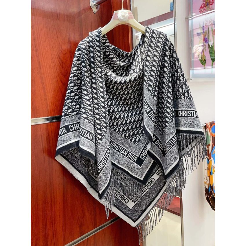 Chr1st1an D10r Classic Shawl