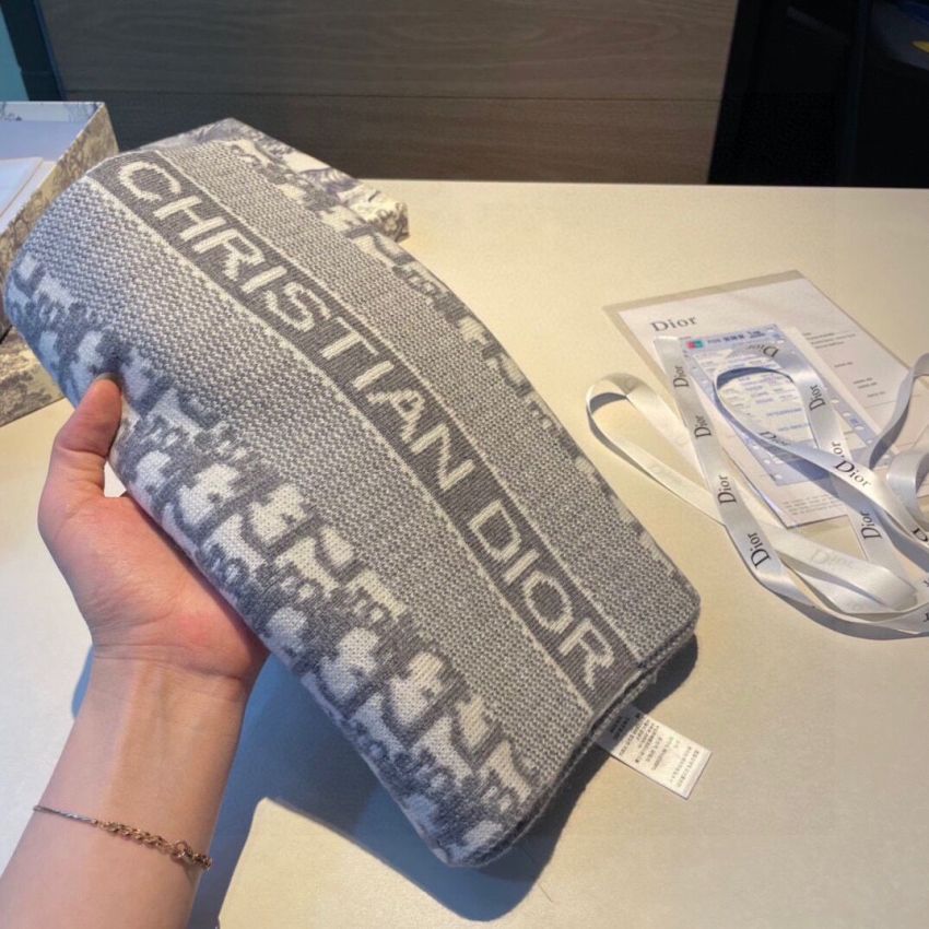 Chr1st1an D10r Cashmere Scarf
