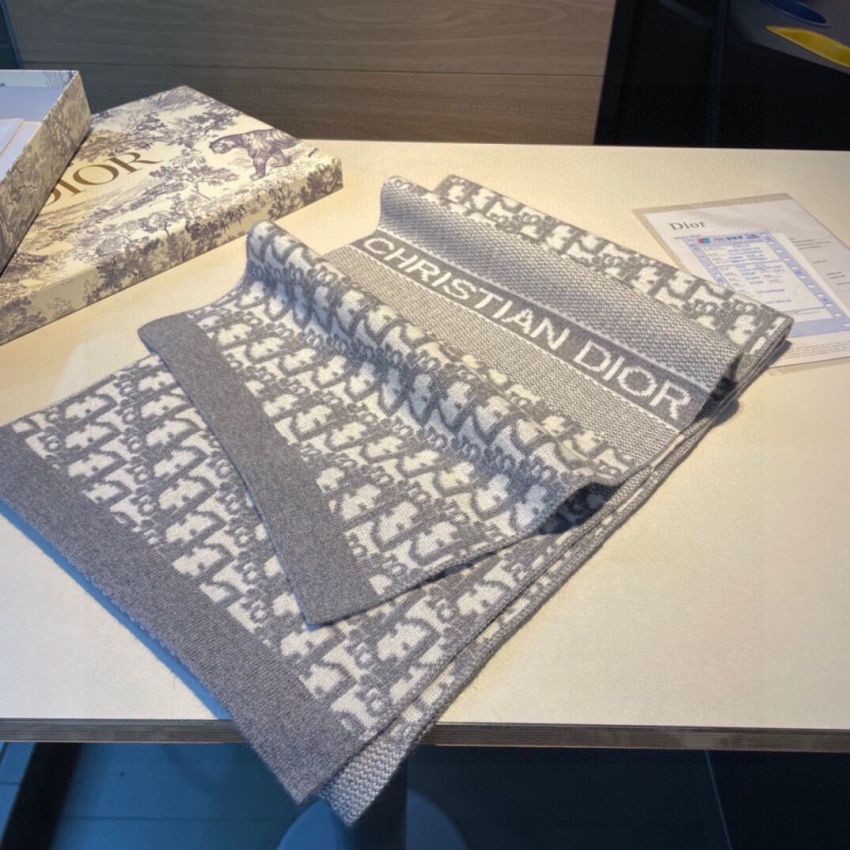 Chr1st1an D10r Cashmere Scarf