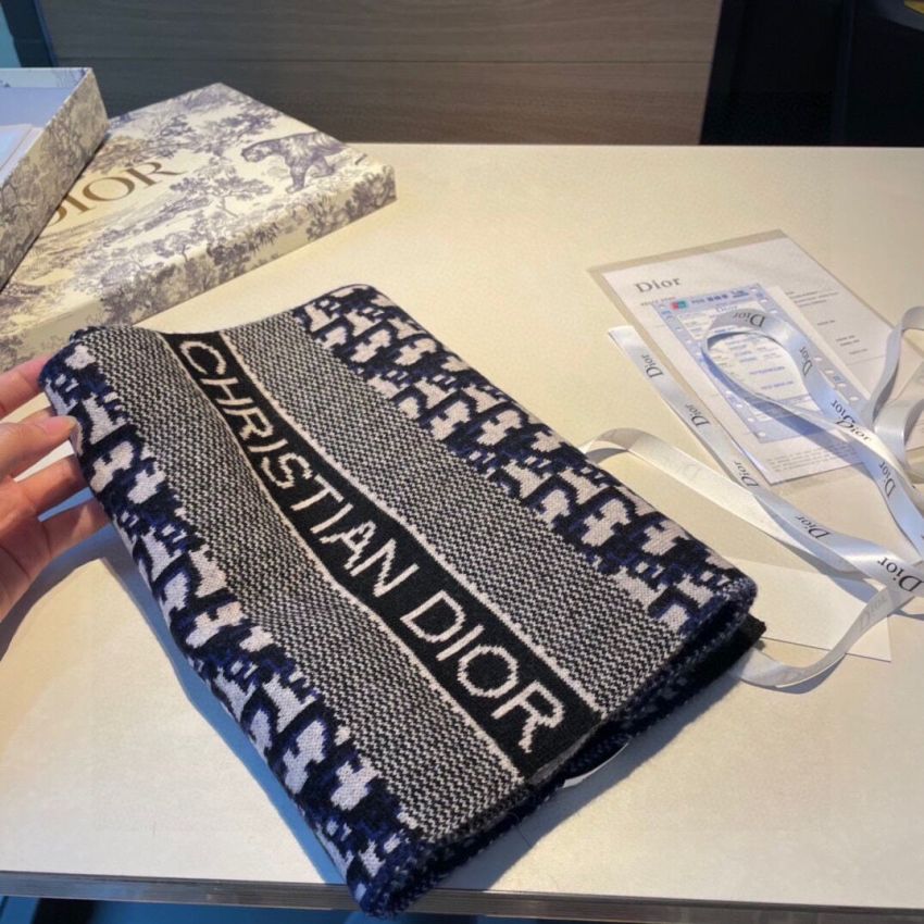 Chr1st1an D10r Cashmere Scarf
