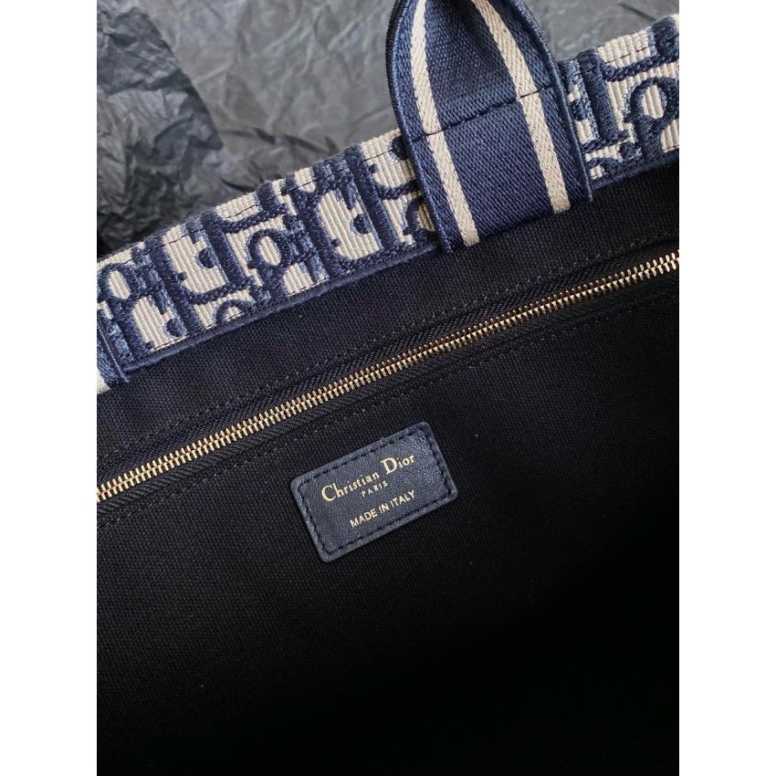 Medium D10r Book Tote
