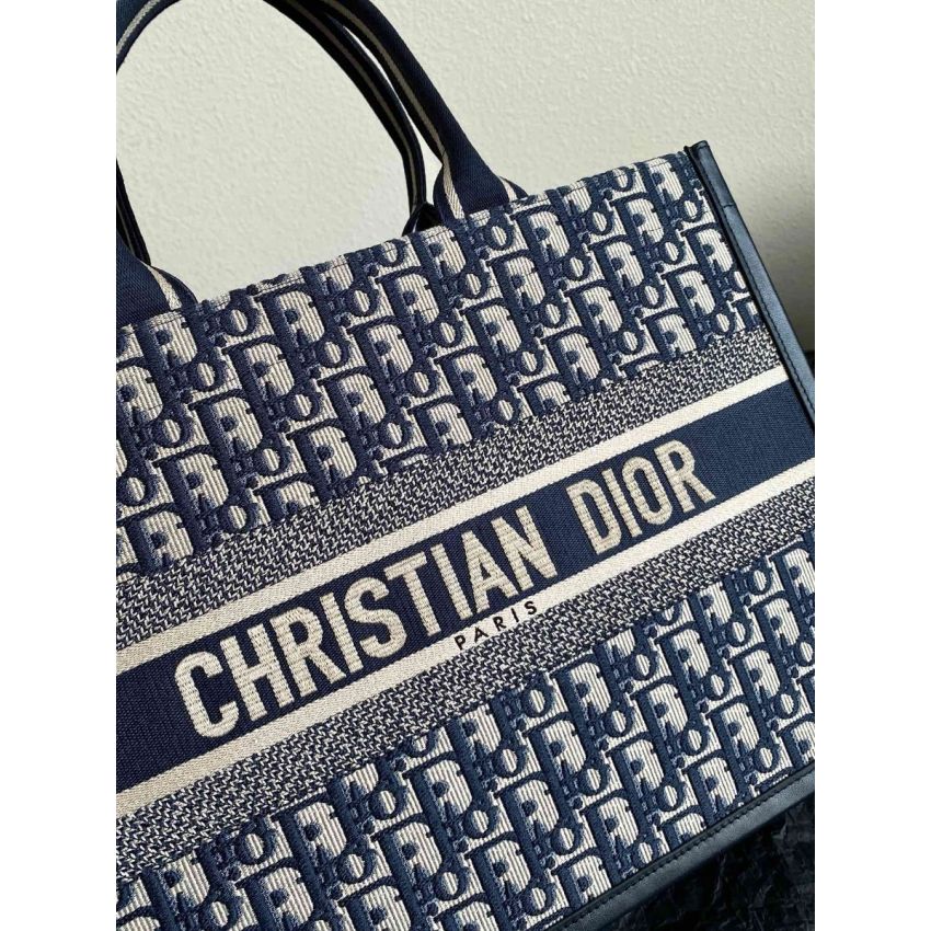 Medium D10r Book Tote