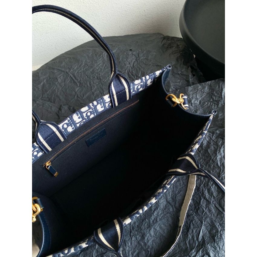 Medium D10r Book Tote