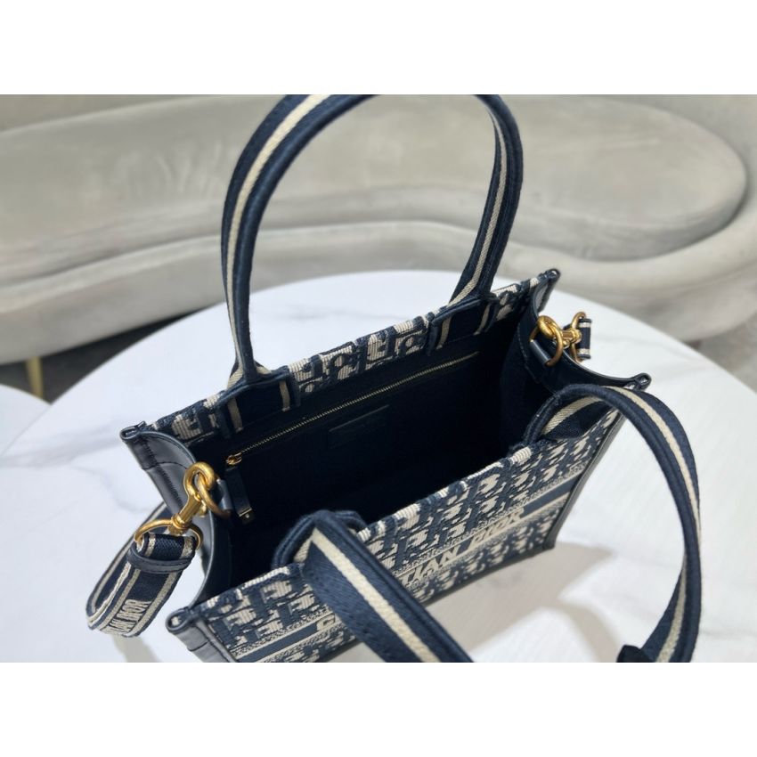 Small D10r Book Tote