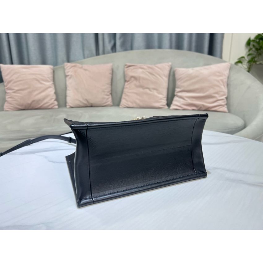 Small D10r Book Tote