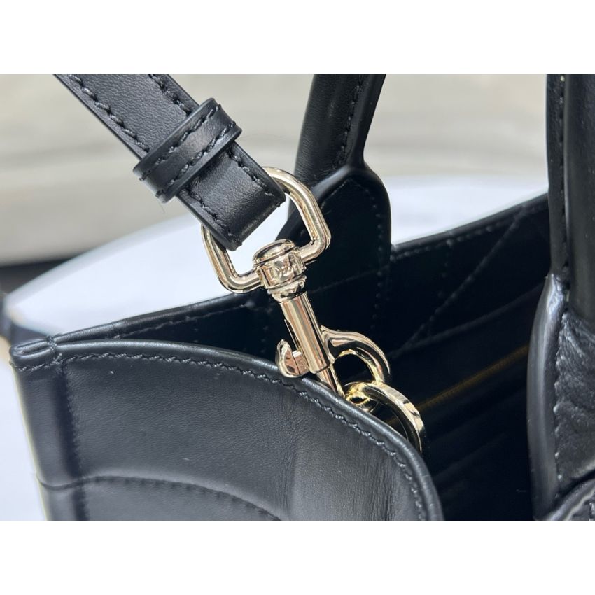 Small D10r Book Tote