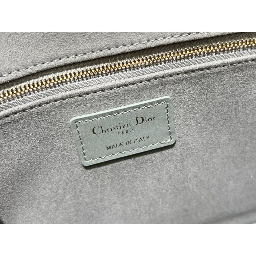 Small D10r Book Tote