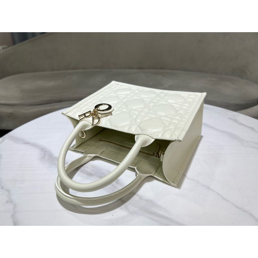 Small D10r Book Tote