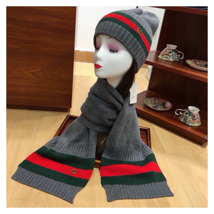 Gvc*1 Wool Scarf and Beanie