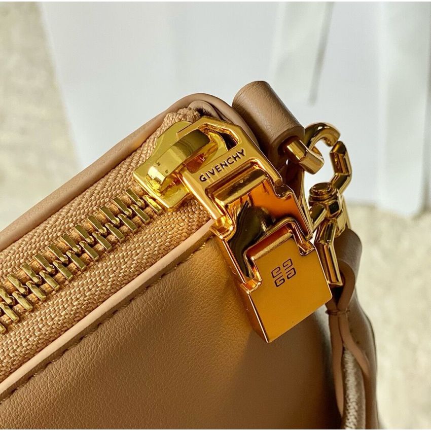 G1uenchy antigona sport tote