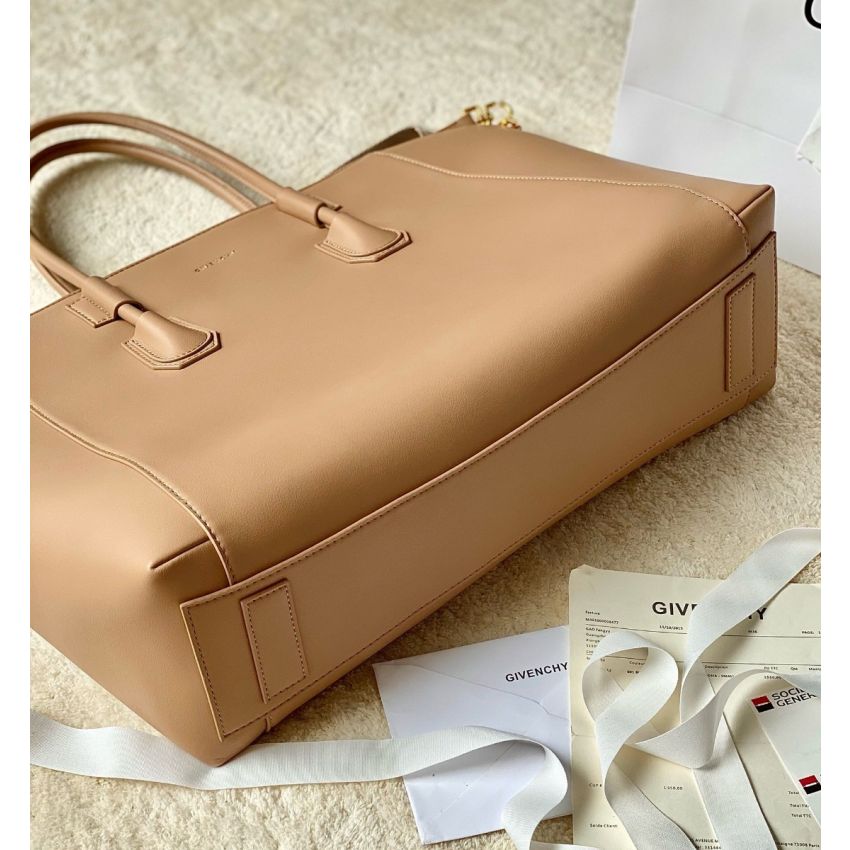 G1uenchy antigona sport tote