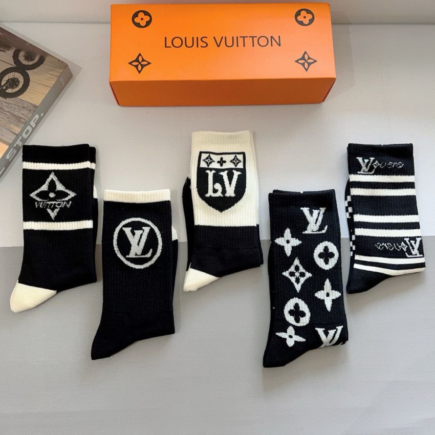 LV socks ( 5 pairs)