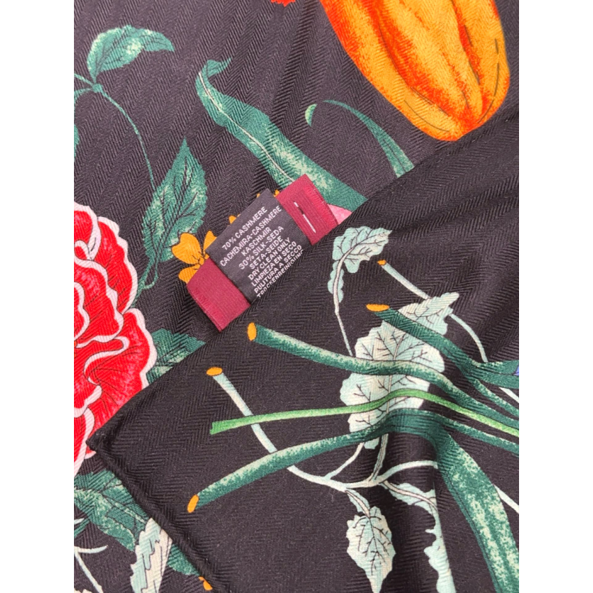 Gvc*1 Classic Cashmere and Silk Shawl