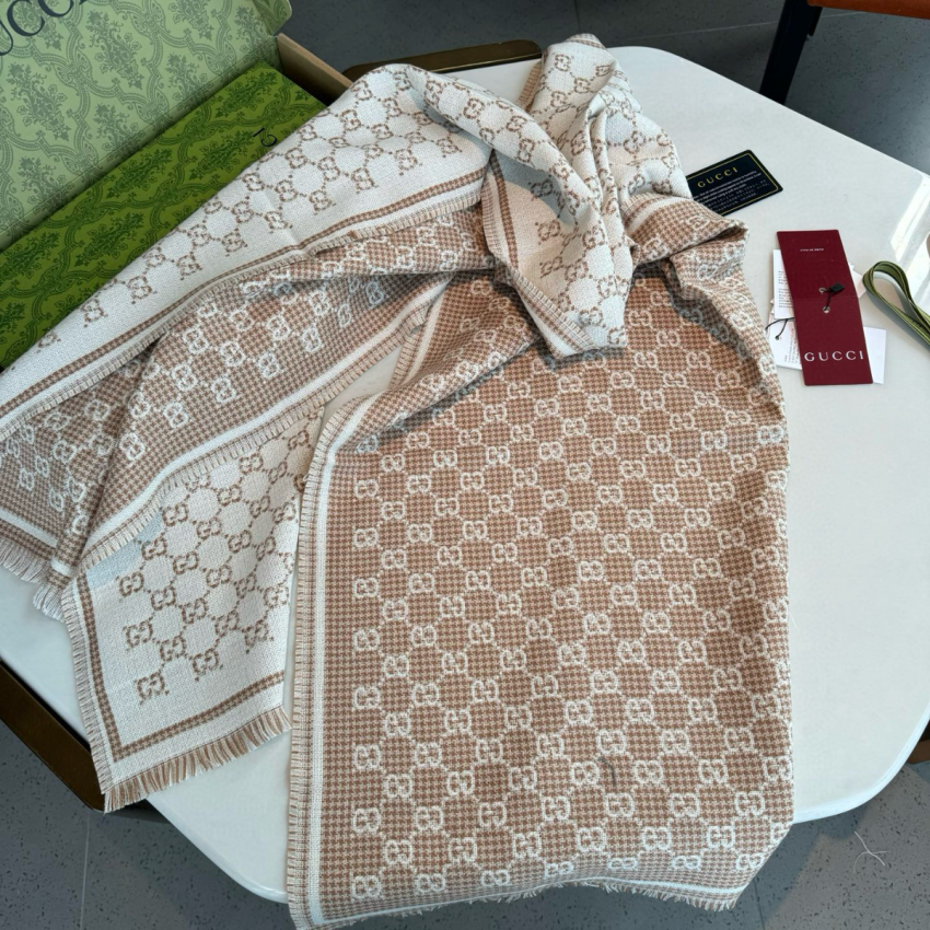 Gvc*1 Cashmere Scarf