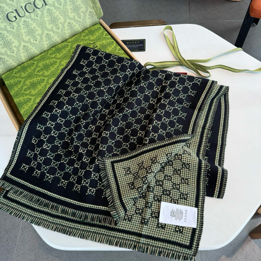 Gvc*1 Cashmere Scarf