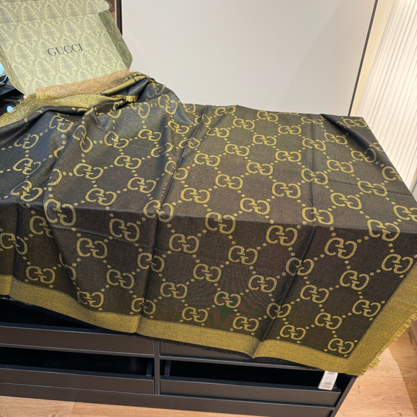 Gvc*1 GG jacquard silk wool shawl