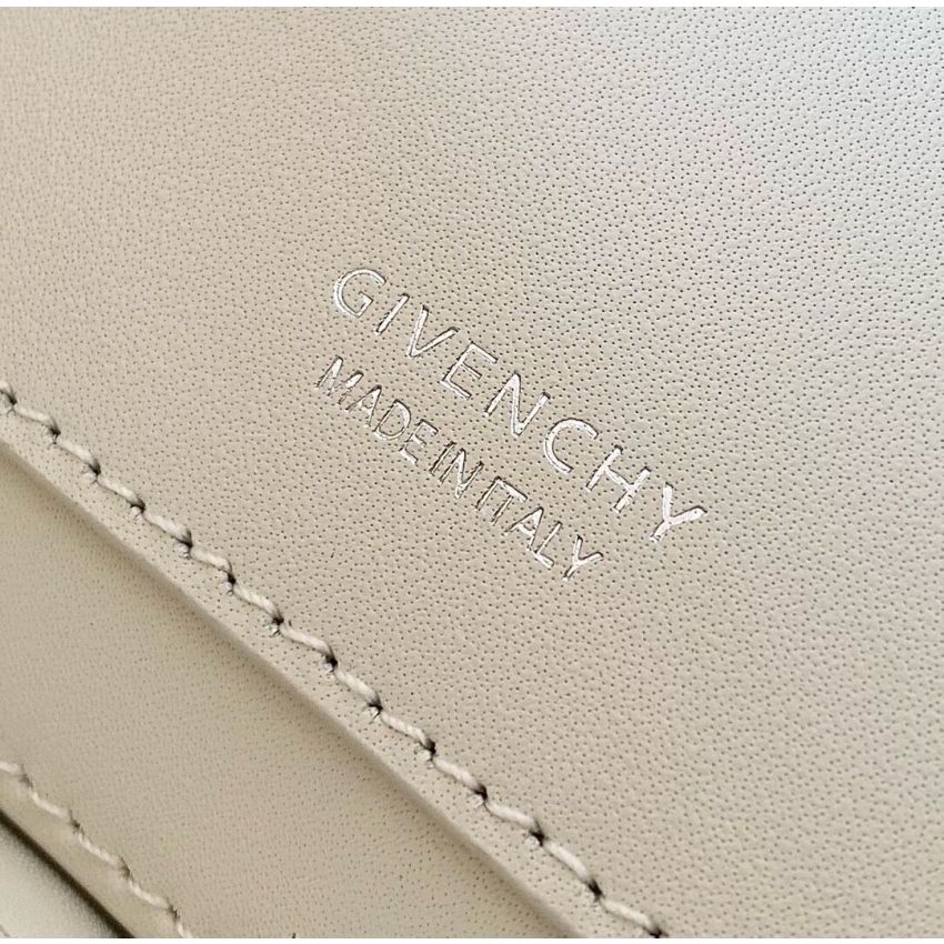 G1uenchy 4g shoulder bag