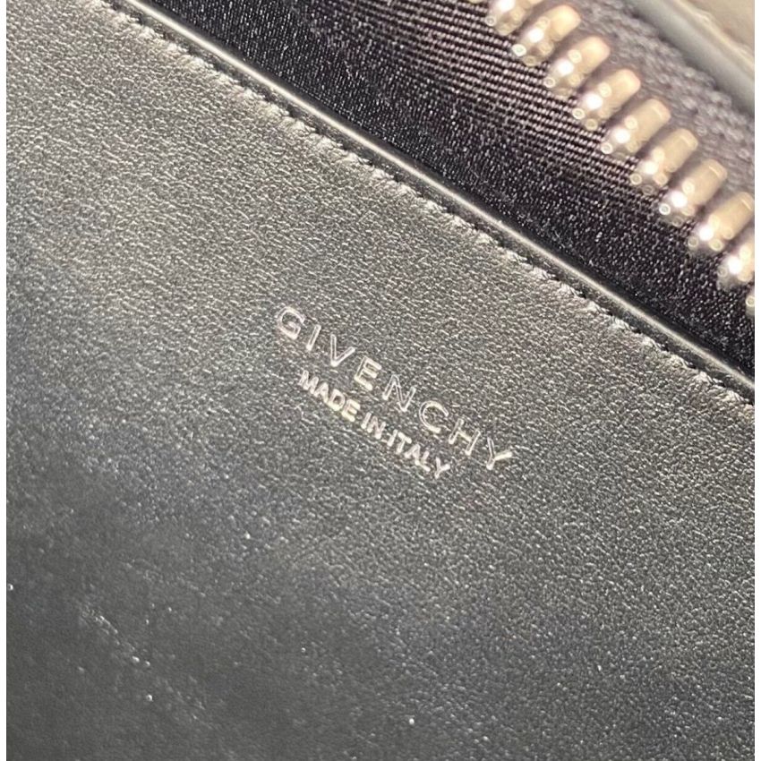 G1uenchy antigona lock soft tote