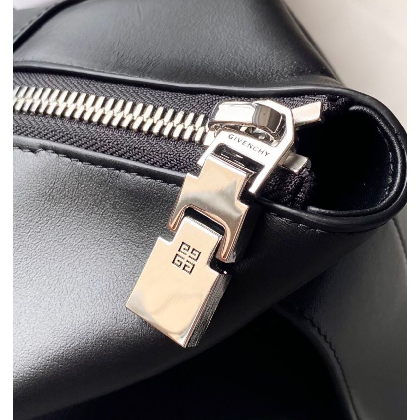 G1uenchy antigona lock soft tote