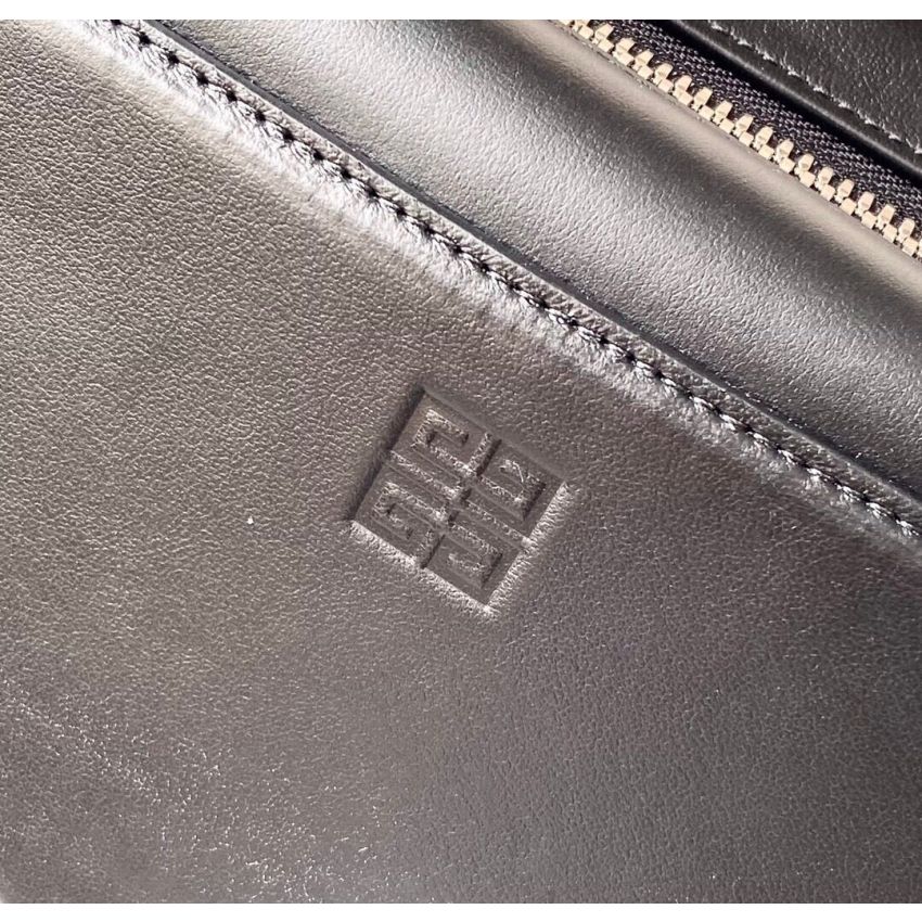 G1uenchy antigona lock soft tote