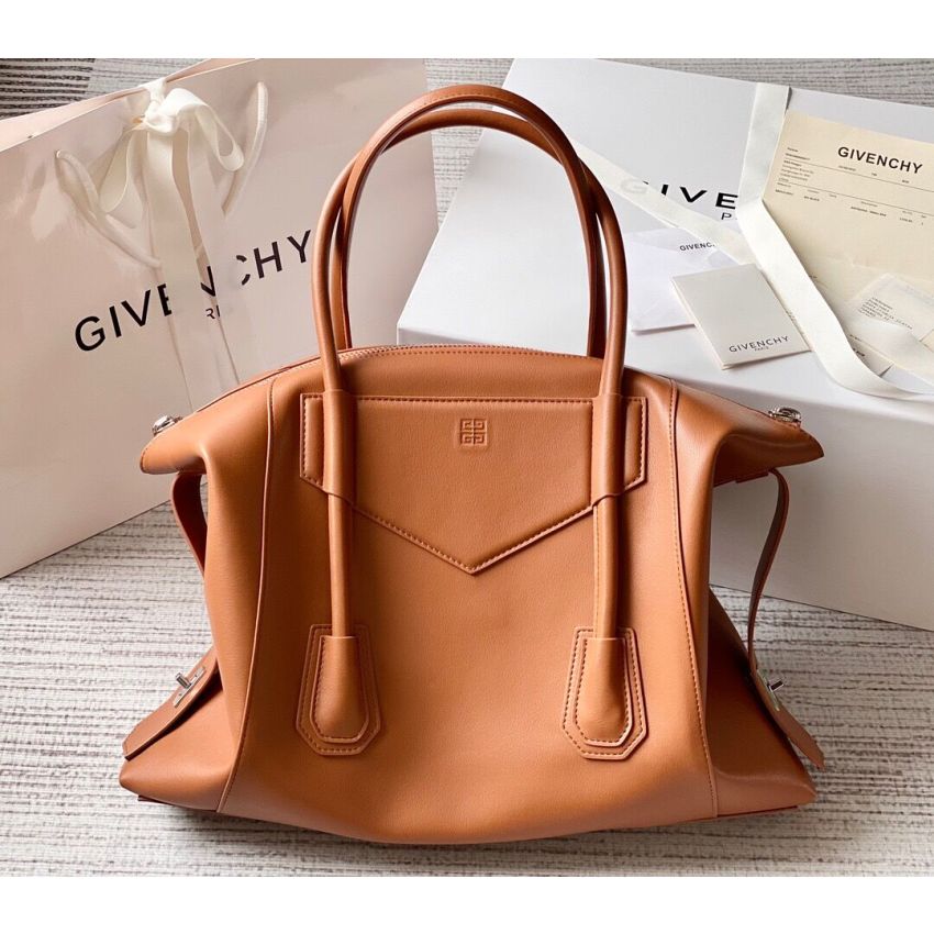 G1uenchy antigona lock soft tote