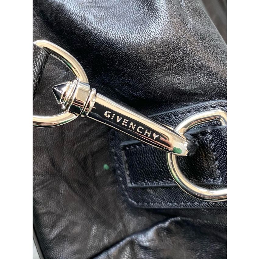 g1uenchy small P*nd0ra bag