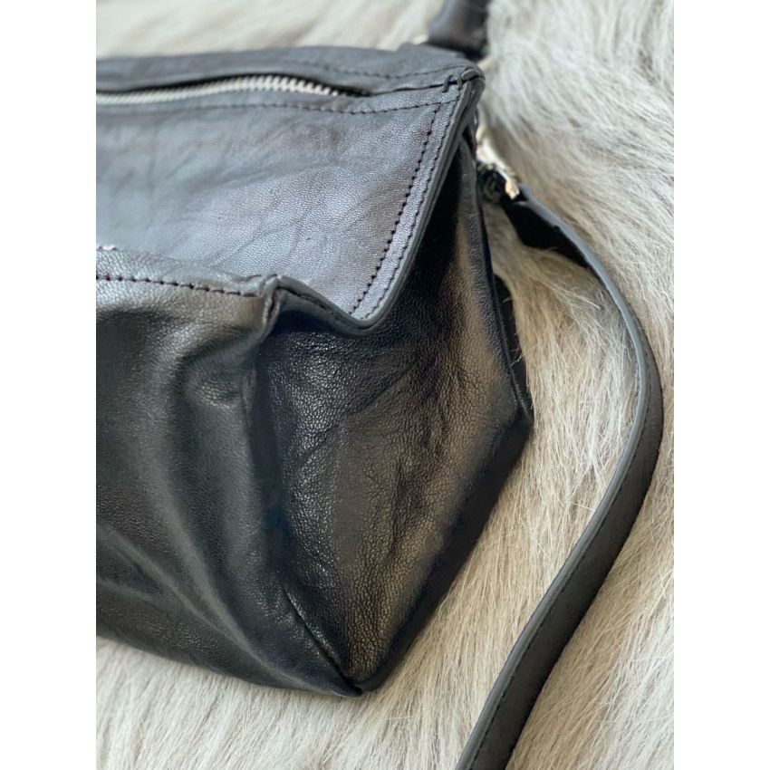g1uenchy small P*nd0ra bag