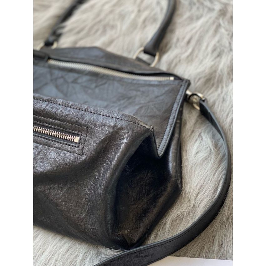 g1uenchy large P*nd0ra bag