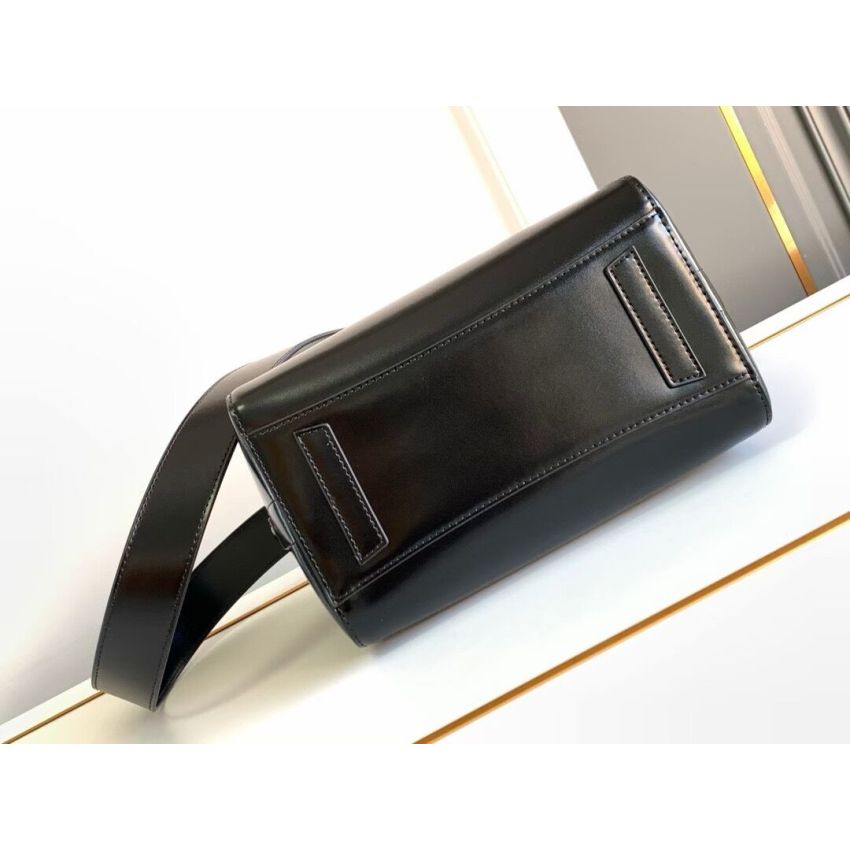 G1uenchy small antigona tote