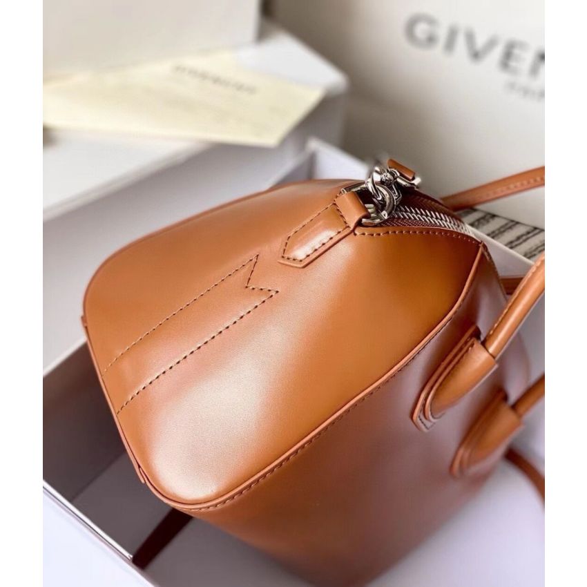 G1uenchy small antigona tote