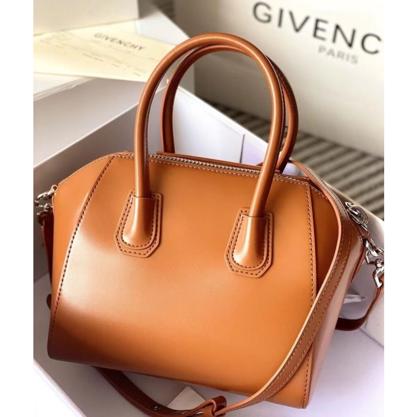 G1uenchy small antigona tote