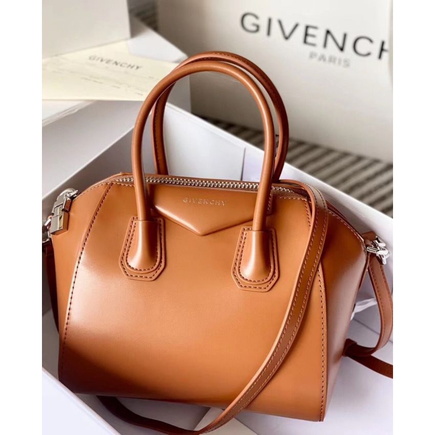 G1uenchy small antigona tote