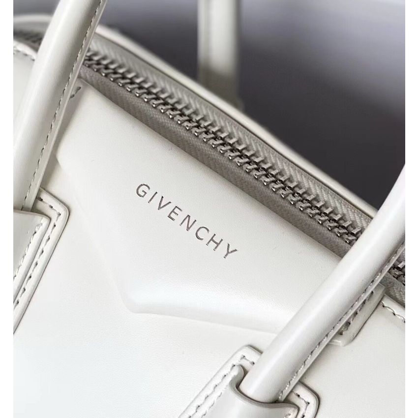 G1uenchy small antigona tote