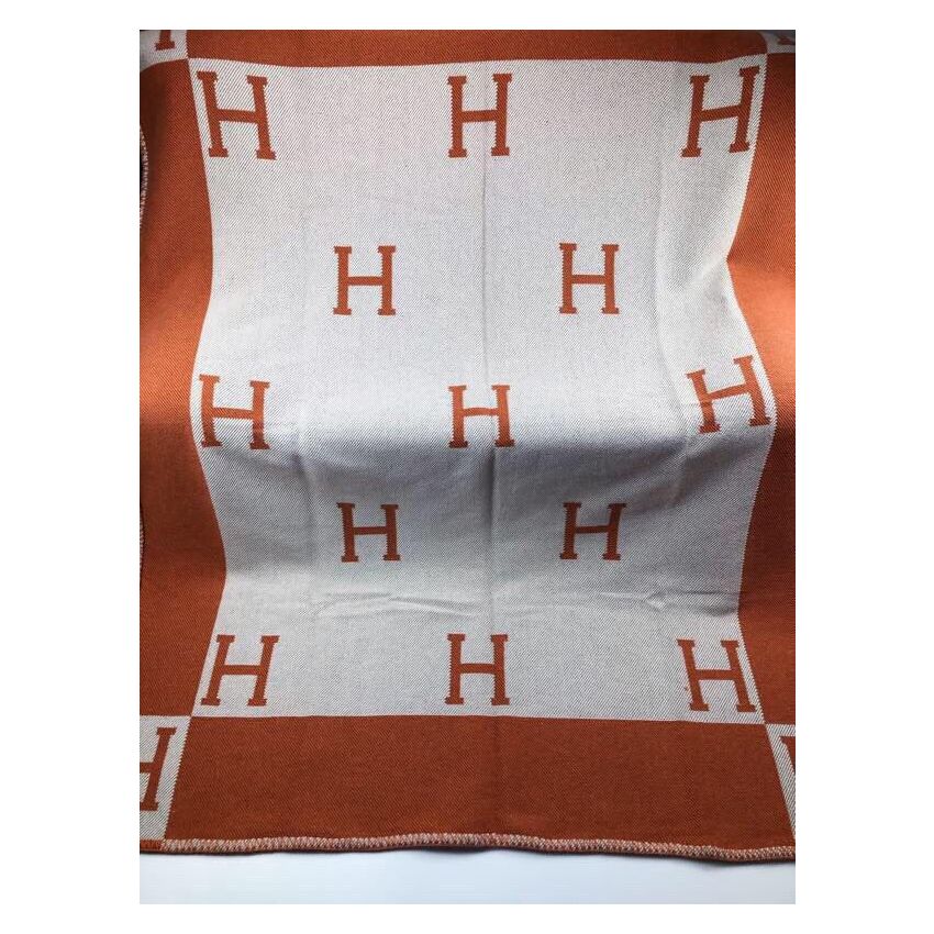 H**me5 Avalon Blanket